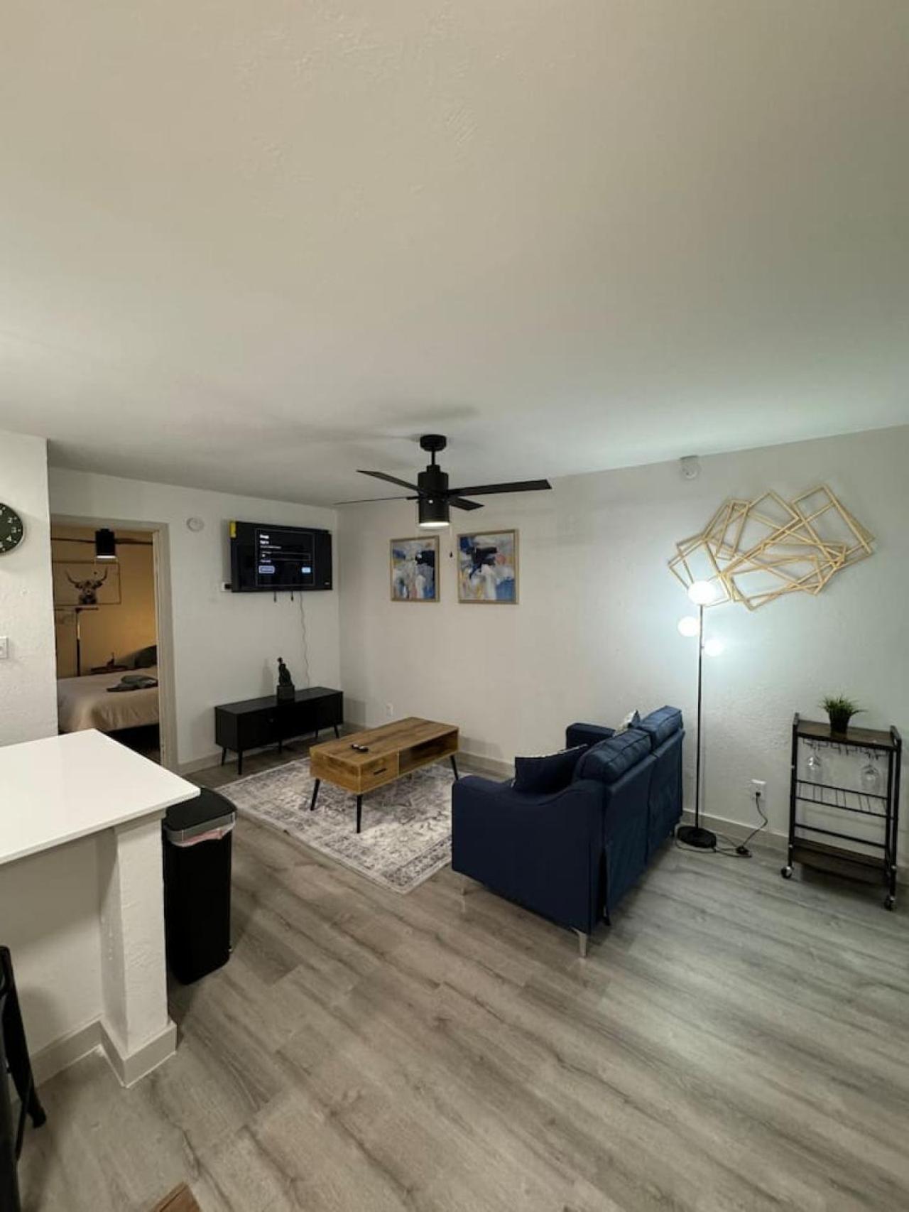 Dt L Luxe 1bd * Dallas